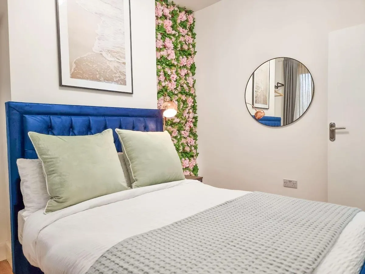 Designer Flat With Parking Near Peckham & Brixton contacts