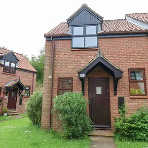 https://waterside-cottage-whitby.yorkshirehotels.net